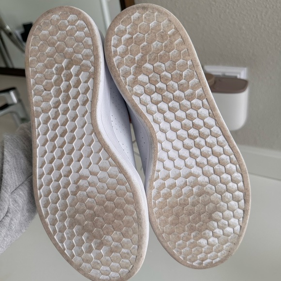 Adidas Tennis Court Shoe - Picture 4 of 6